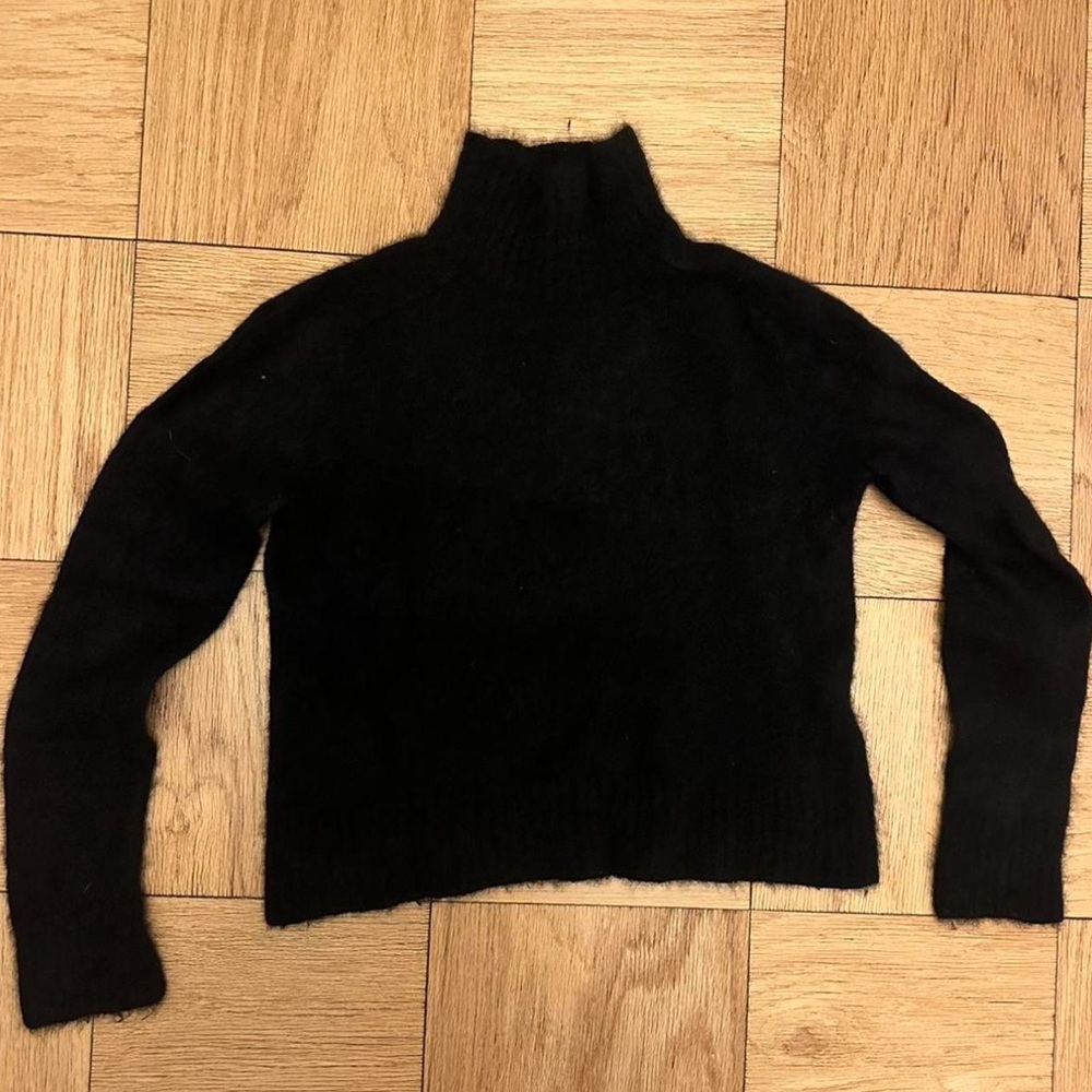 James Perse Black Cropped Turtleneck Sweater